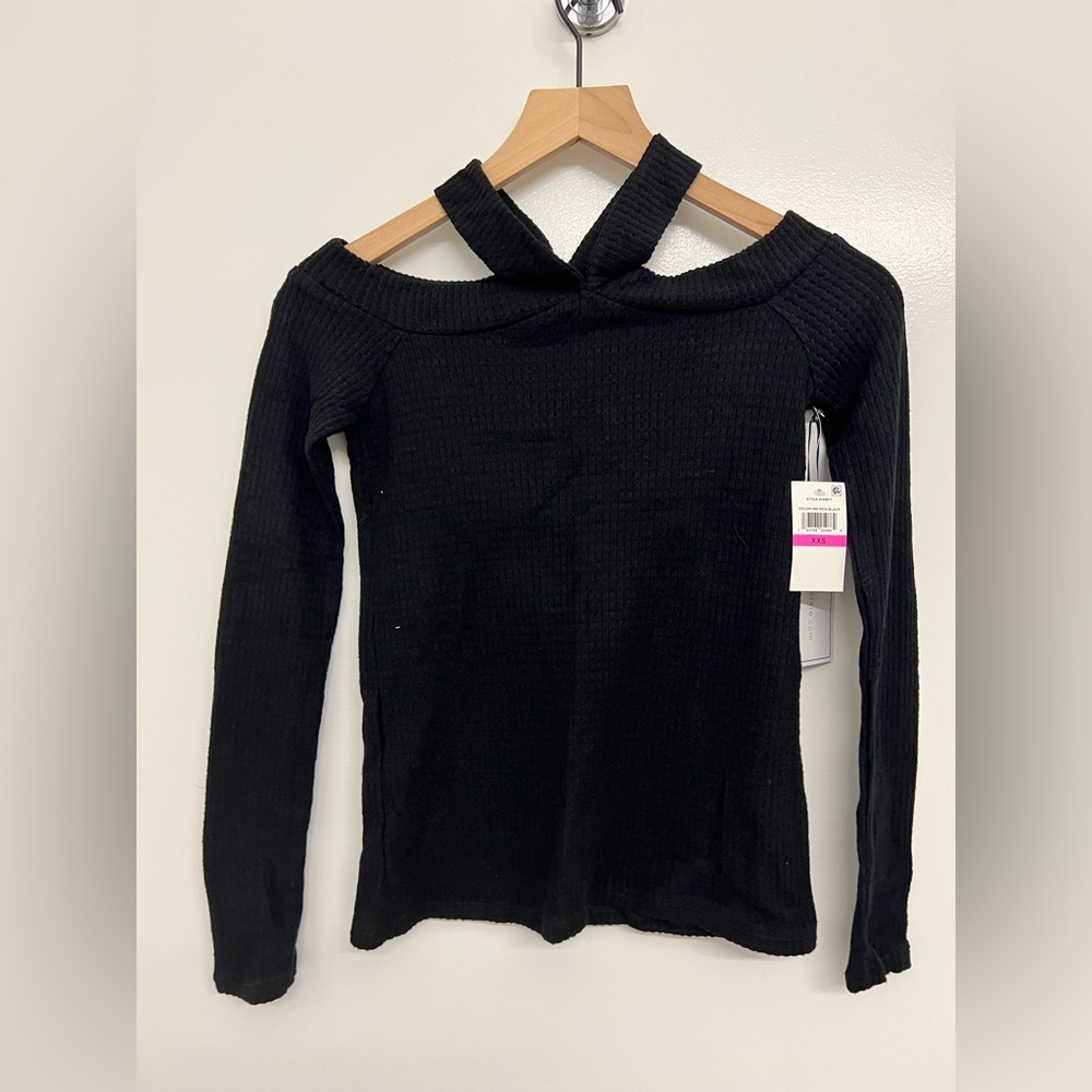 Off-the-shoulder long sleeve black top